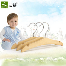 umweltfreundliche Baby Kleiderbügel aus Holz